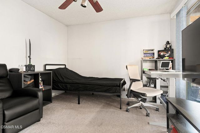 327 Chestnut Hill Court 11, Thousand Oaks, CA 91360