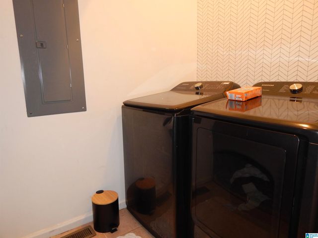 8424 US HIGHWAY 31, Hayden, AL 35079