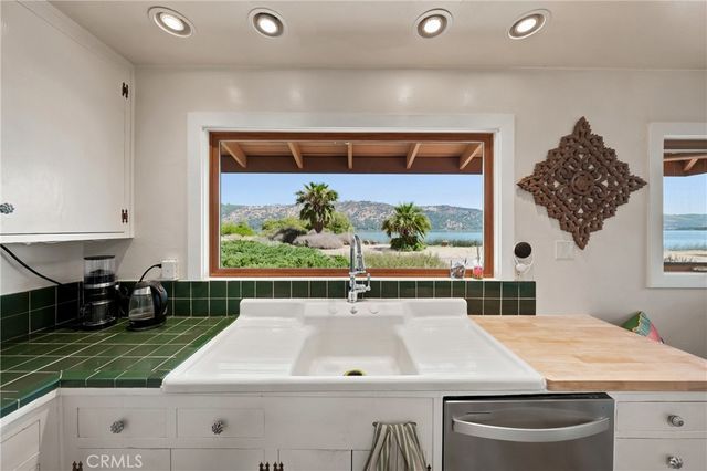 10460 North, Clearlake, CA 95422
