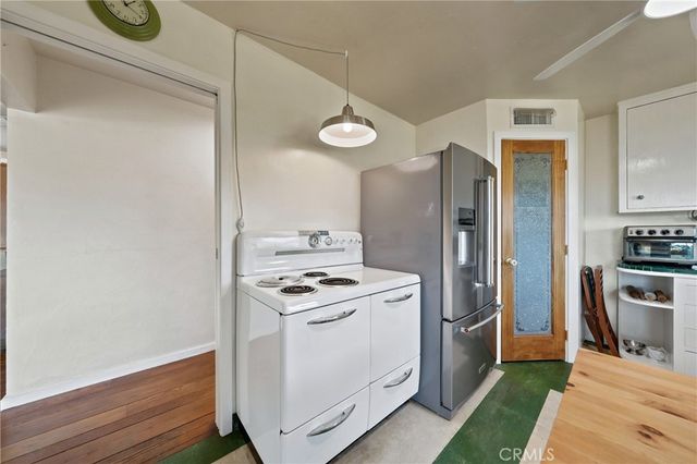10460 North, Clearlake, CA 95422
