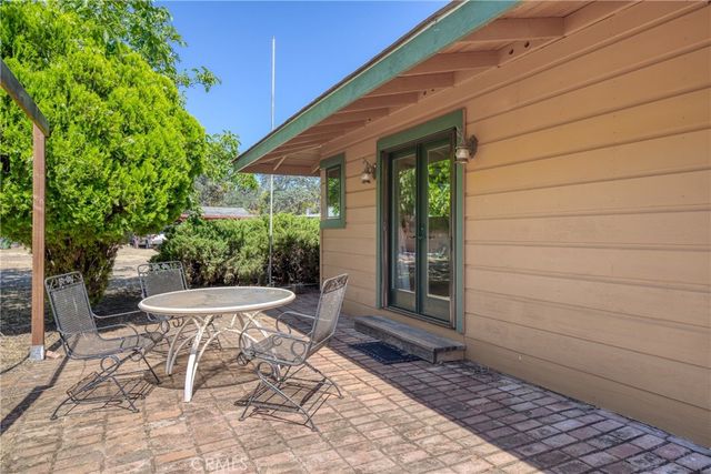 10460 North, Clearlake, CA 95422
