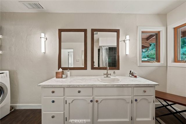 10460 North, Clearlake, CA 95422