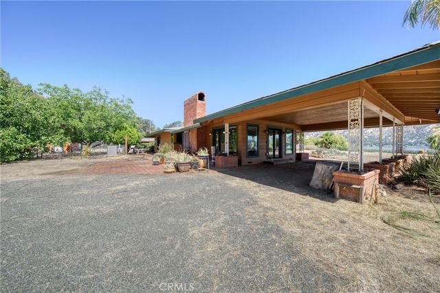 10460 North, Clearlake, CA 95422