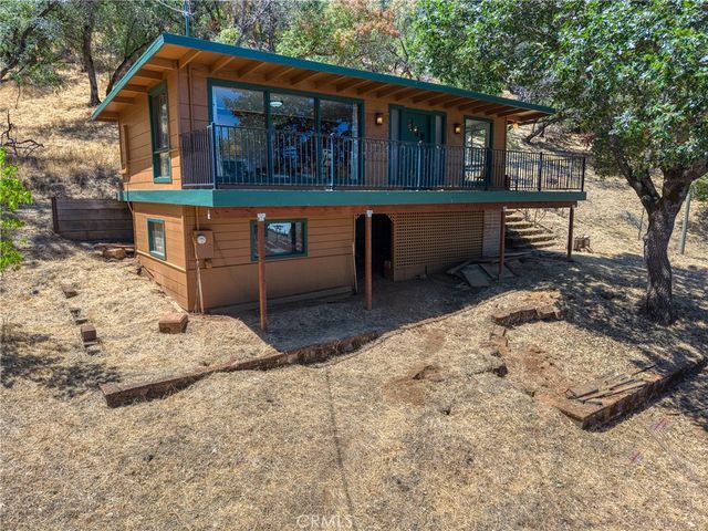 10460 North, Clearlake, CA 95422