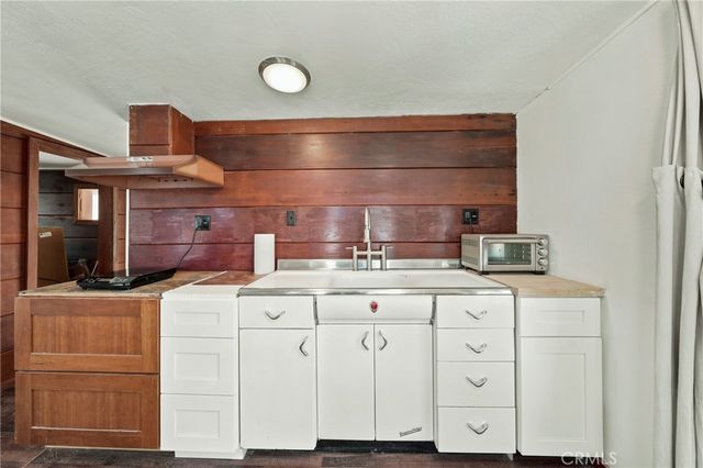 10460 North, Clearlake, CA 95422