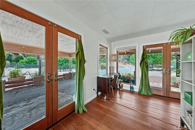 10460 North, Clearlake, CA 95422