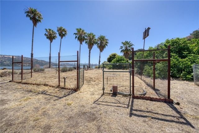 10460 North, Clearlake, CA 95422