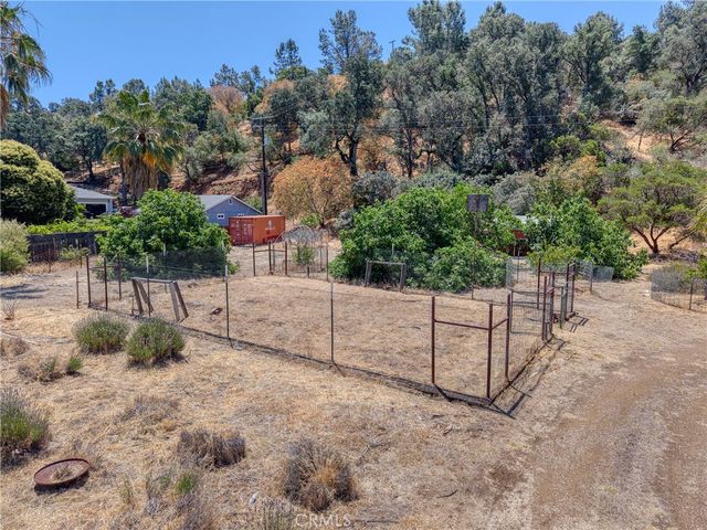 10460 North, Clearlake, CA 95422