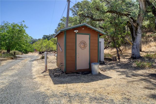 10460 North, Clearlake, CA 95422