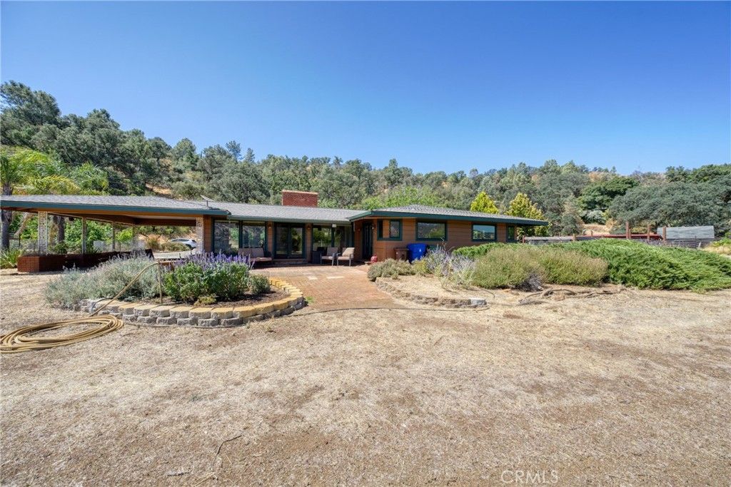 10460 North, Clearlake, CA 95422