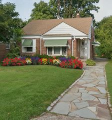 18697 Glastonbury Road, Detroit, MI 48219