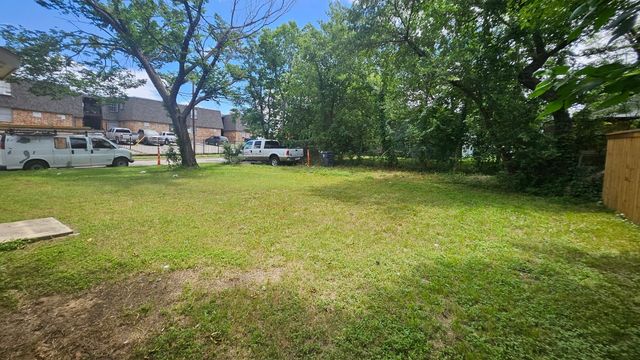 4322 Robert L Parish Sr Avenue, Dallas, TX 75210