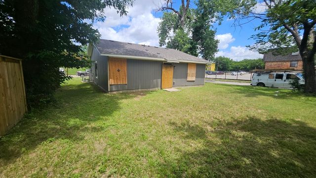 4322 Robert L Parish Sr Avenue, Dallas, TX 75210