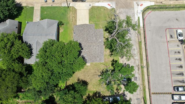 4322 Robert L Parish Sr Avenue, Dallas, TX 75210