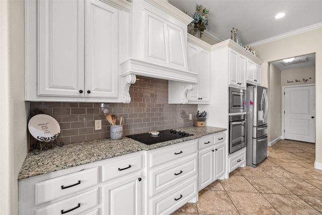 2825 Willow Ridge Circle, Granbury, TX 76049