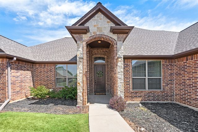 2825 Willow Ridge Circle, Granbury, TX 76049