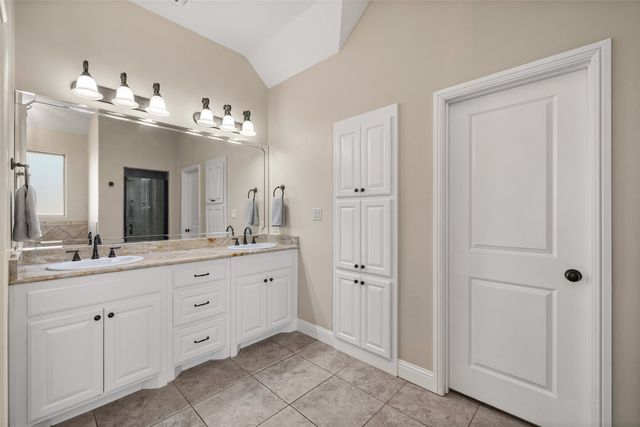 2825 Willow Ridge Circle, Granbury, TX 76049