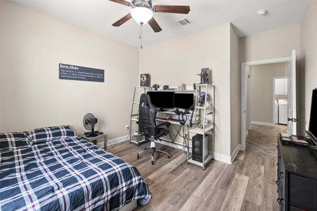 2825 Willow Ridge Circle, Granbury, TX 76049