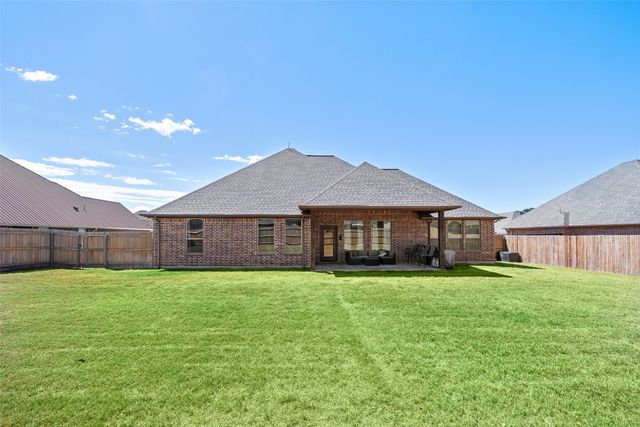 2825 Willow Ridge Circle, Granbury, TX 76049