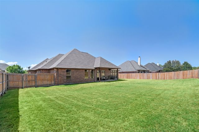 2825 Willow Ridge Circle, Granbury, TX 76049