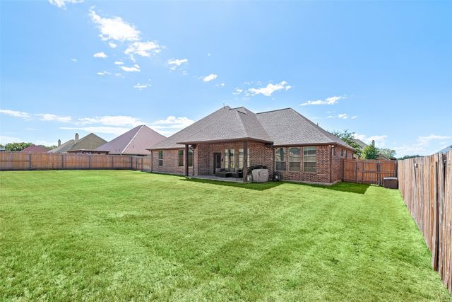 2825 Willow Ridge Circle, Granbury, TX 76049
