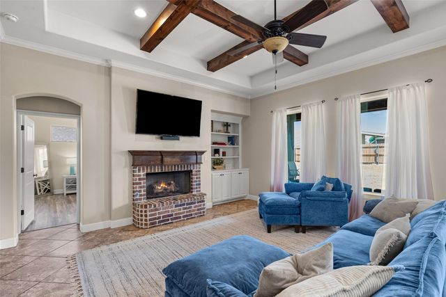 2825 Willow Ridge Circle, Granbury, TX 76049