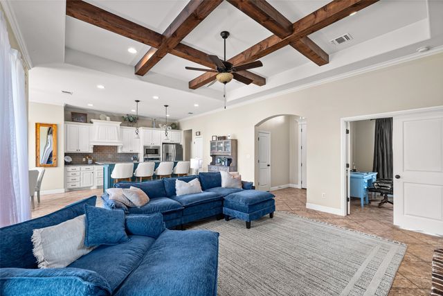 2825 Willow Ridge Circle, Granbury, TX 76049