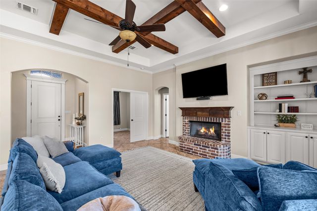 2825 Willow Ridge Circle, Granbury, TX 76049