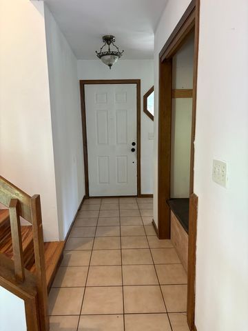 11128 Cedarbrook Road, Roscoe, IL 61073