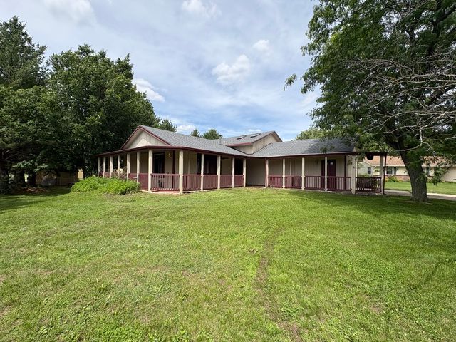 11128 Cedarbrook Road, Roscoe, IL 61073