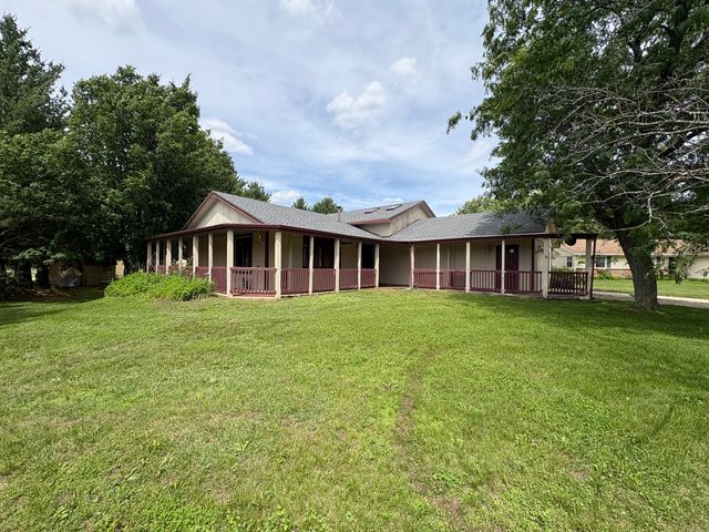 11128 Cedarbrook Road, Roscoe, IL 61073