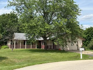 11128 Cedarbrook Road, Roscoe, IL 61073