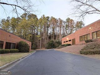 8215 Roswell Road 310, Atlanta, GA 30350