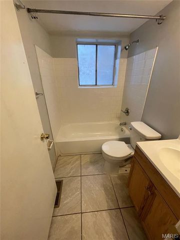 255 Chambers A, Riverview, MO 63137