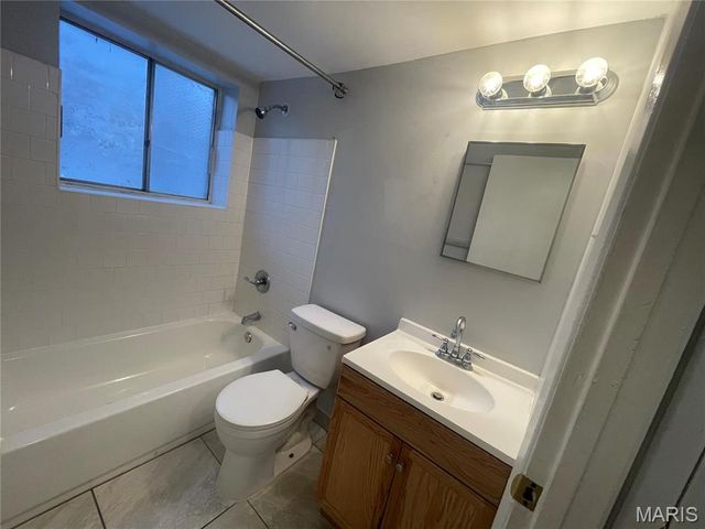 255 Chambers A, Riverview, MO 63137