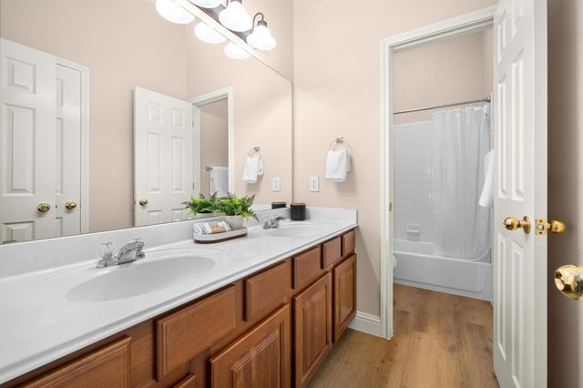 3829 Octavia LN, Round Rock, TX 78681