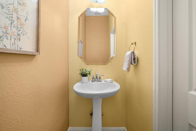 3829 Octavia LN, Round Rock, TX 78681