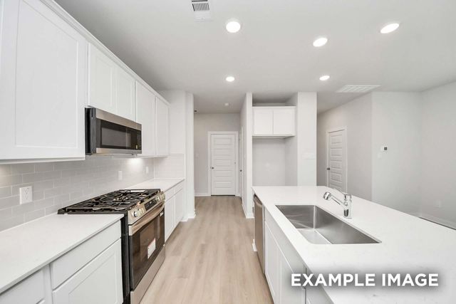 2108 S Canopy Crossing Circle, Conroe, TX 77301