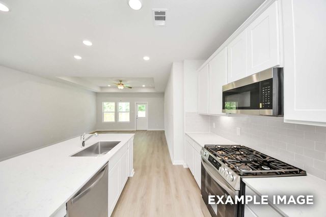 2108 S Canopy Crossing Circle, Conroe, TX 77301