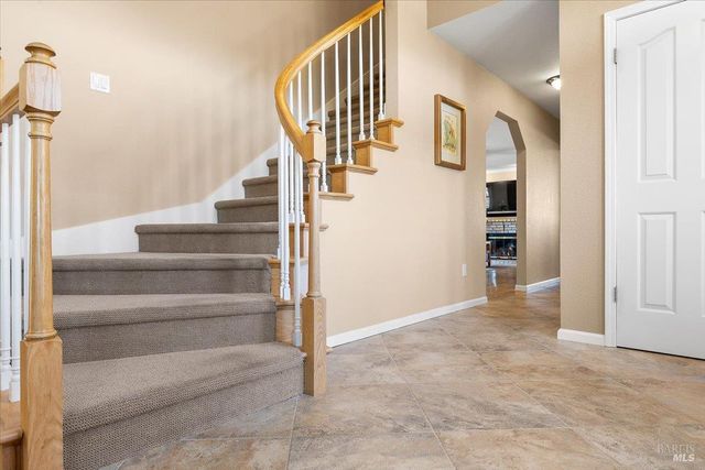 2573 Greenvale Ln, Santa Rosa, CA 95401