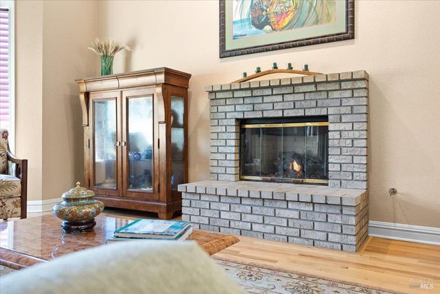 2573 Greenvale Ln, Santa Rosa, CA 95401