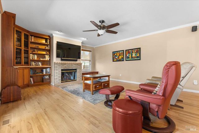 2573 Greenvale Ln, Santa Rosa, CA 95401