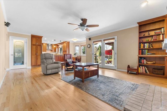 2573 Greenvale Ln, Santa Rosa, CA 95401