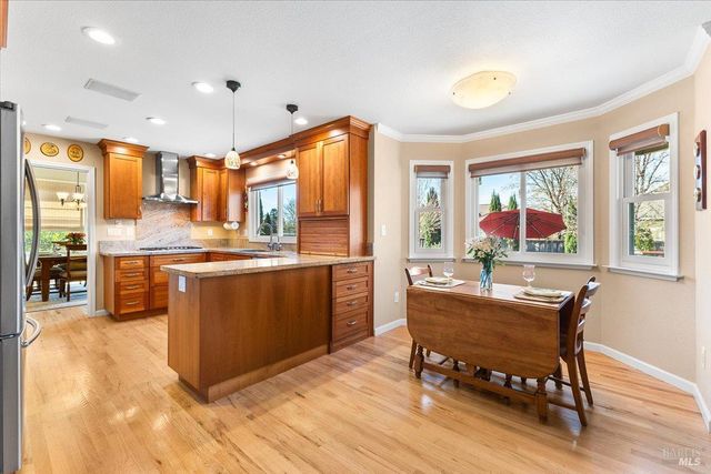 2573 Greenvale Ln, Santa Rosa, CA 95401