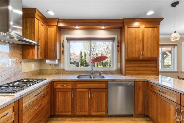 2573 Greenvale Ln, Santa Rosa, CA 95401