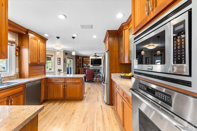 2573 Greenvale Ln, Santa Rosa, CA 95401