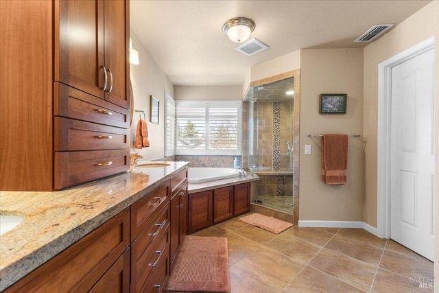 2573 Greenvale Ln, Santa Rosa, CA 95401