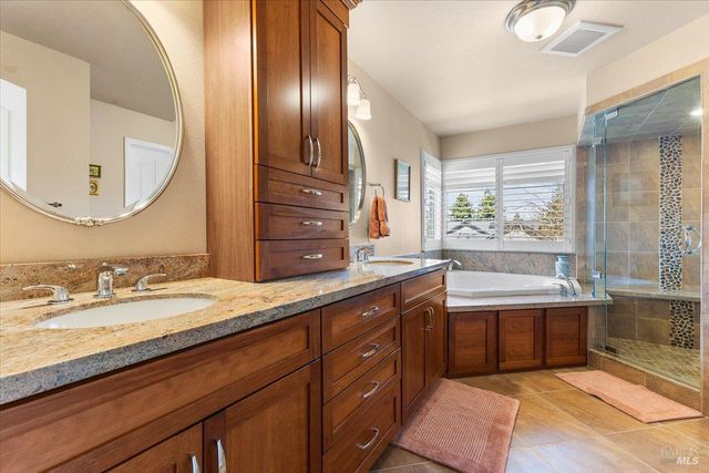 2573 Greenvale Ln, Santa Rosa, CA 95401