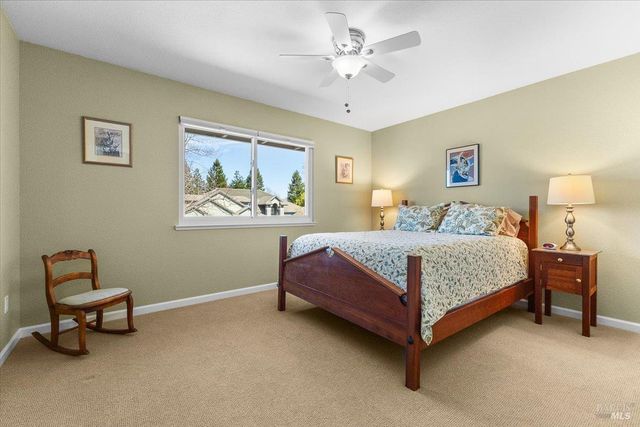 2573 Greenvale Ln, Santa Rosa, CA 95401