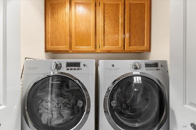 2573 Greenvale Ln, Santa Rosa, CA 95401